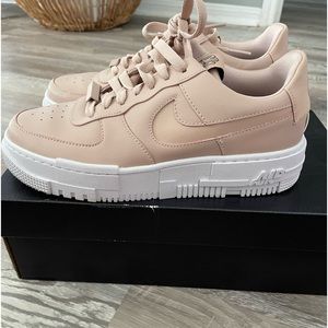 Nike AF1 pixel (Beige)
